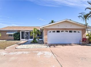 919 Spindle Palm Way, Apollo Beach, FL 33572