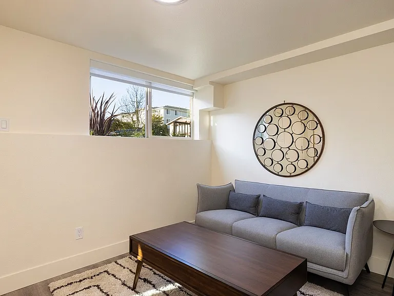 Ballard Seattle 3 Bedroom Apartment for Rent | In-Unit Laundry, Pet Friendly, Parking Available &... — Photo 5