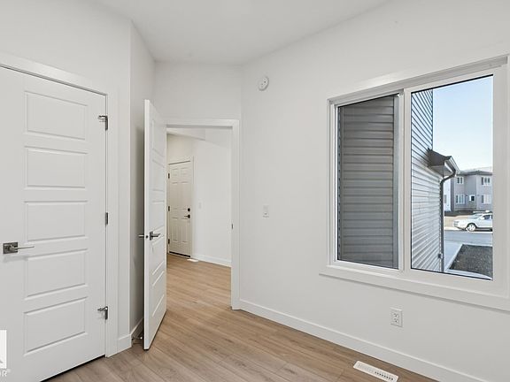 4th image of 4568 Chegwin Wynd SW