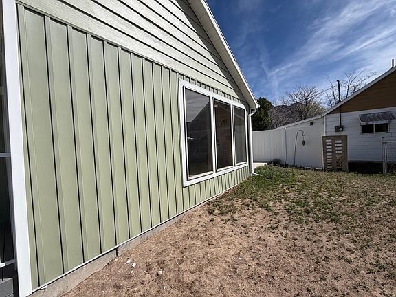 4th image of 210 Ridgeway St