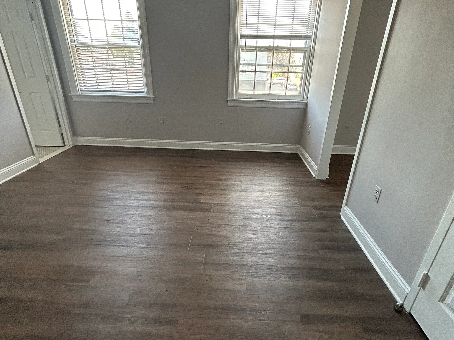 4 E Athens Avenue — Photo 2