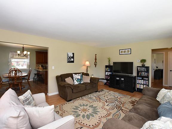 4th image of 1612 Marion Ave