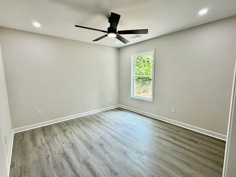 183 Converse Cir — Photo 6