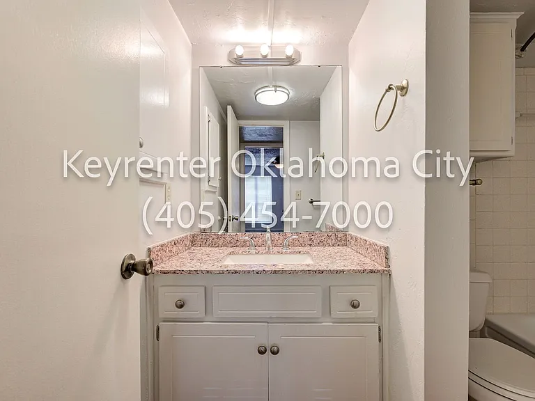 6550 N Meridian Ave Townhouse — Photo 28