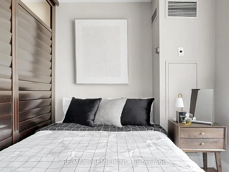 95 Prince Arthur Ave #Penthouse 824 — Photo 31