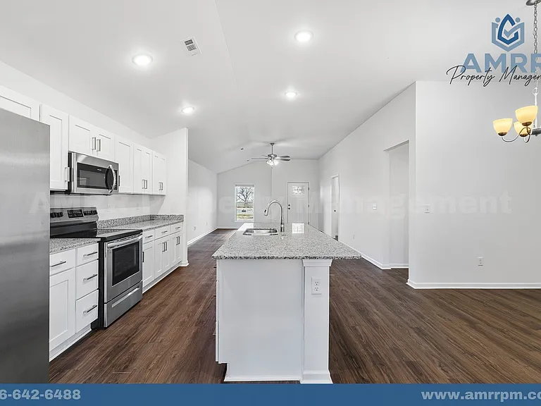 125 SW Vicki St — Photo 20