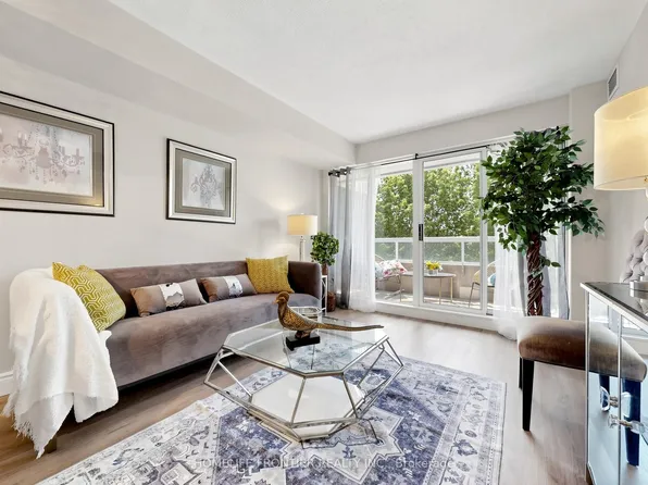 5 Emerald Ln Unit 310, Vaughan, ON L4J 8P7