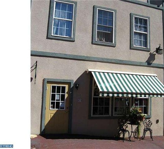 1st image of 7 N Village Cir