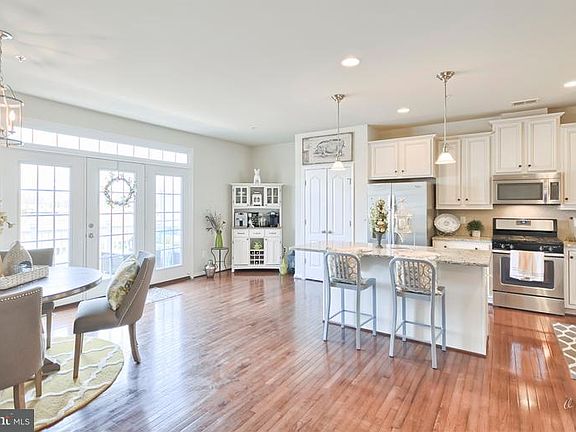 2nd image of 2818 Shearwater Ln
