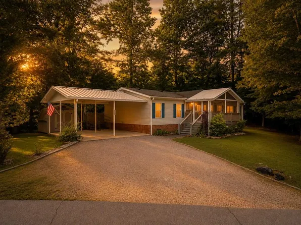 417 Carolina Village Cir, Franklin, NC 28734