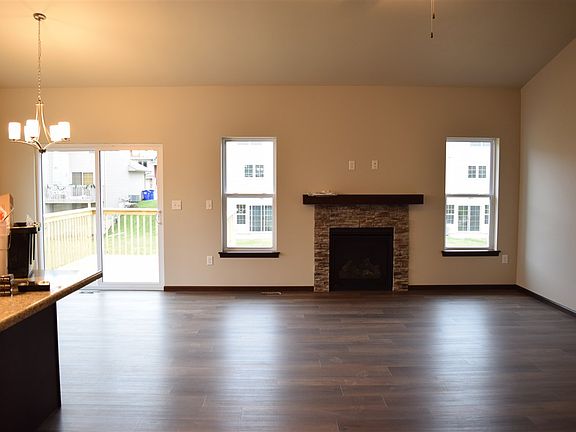 4th image of 621 Croell Ave