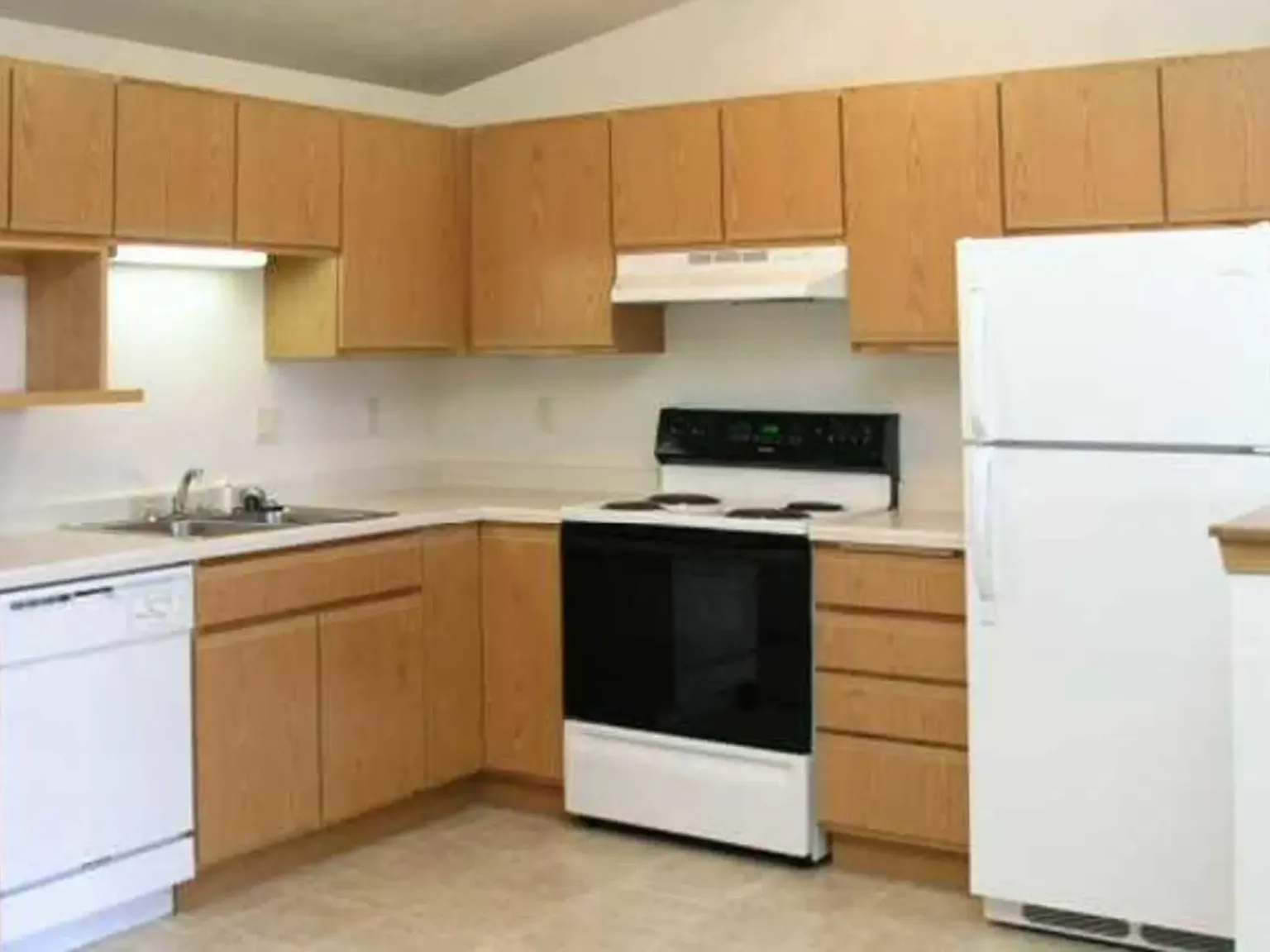 Deerbrook Apartments — Photo 4