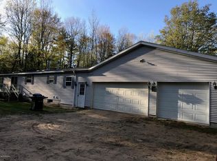 11418 20th St, Montague, MI 49437