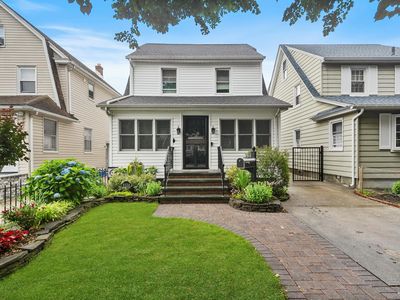 93-34 215th Street, Jamaica, NY, 11428