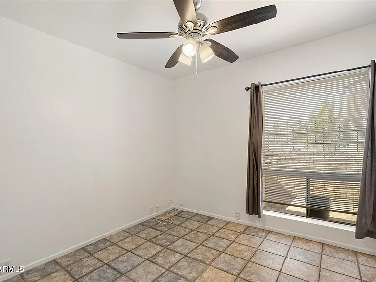 8037 N 40th Ave — Photo 20