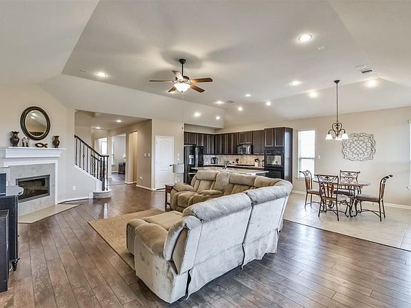 3rd image of 1115 Belt Rose Ct