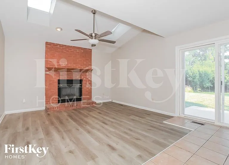 8635 Coran Dr — Photo 8