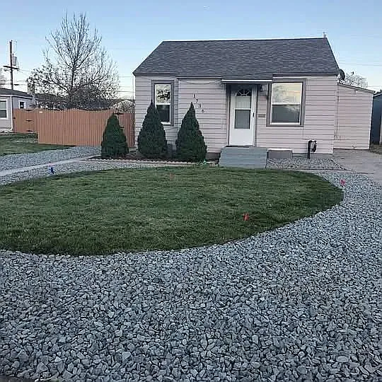 3 bed, 1.0 bath, 950 sqft, $2,399 — Photo 1
