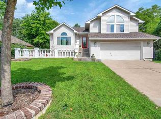 12610 E Edgewood Dr, Wichita, KS 67206