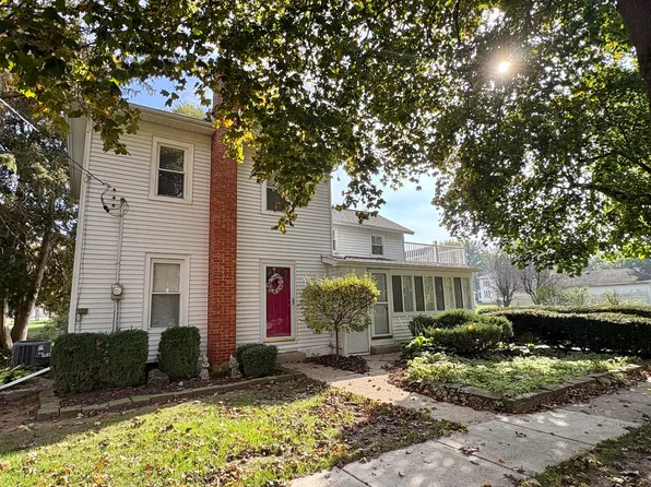 220 S Barr St, Sheridan, IL 60551