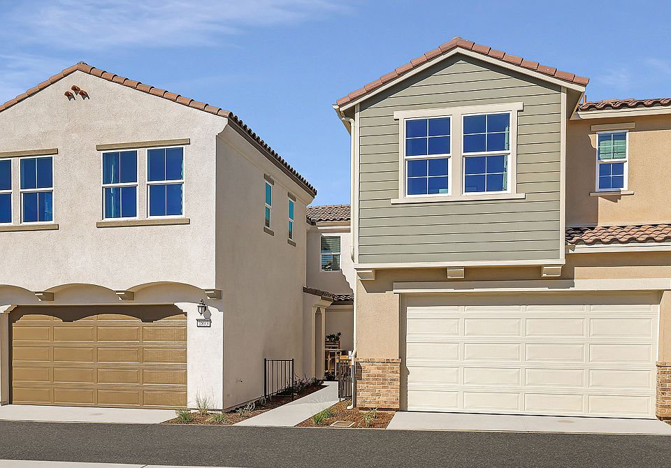 Creekside Crossing Streetscape 6of7