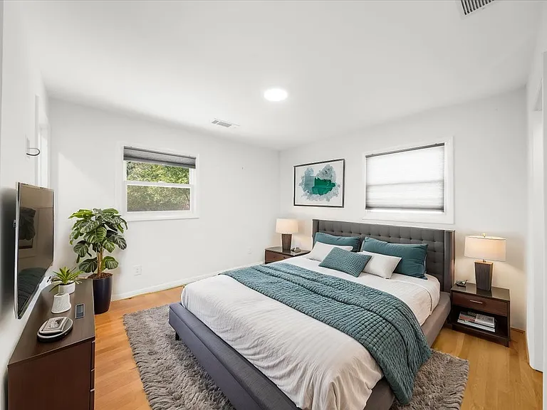 2420 Cove Cir — Photo 34