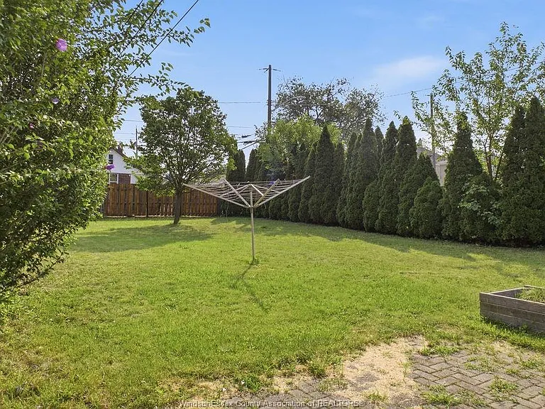866 Francois Ct — Photo 36