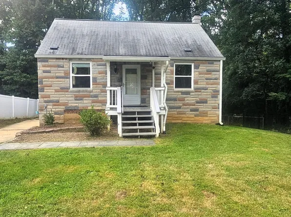 7806 Oak St, Falls Church, VA 22043