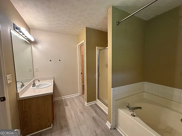2958 Stone Creek Dr — Photo 14