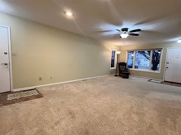 4th image of 1140 Cherry Hills Dr APT A