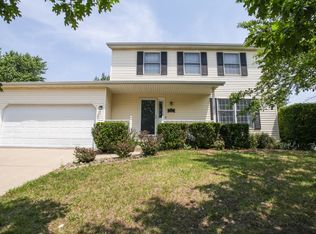 1203 Challis Dr, Bloomington, IL