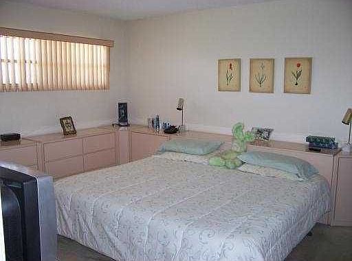 4th image of 9200 N Hollybrook Lake Dr APT 304