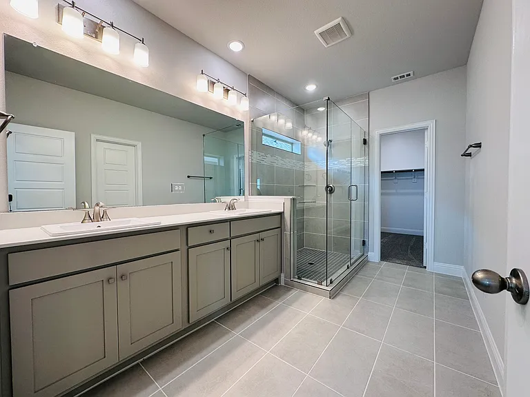 7017 Sunset Blvd — Photo 23