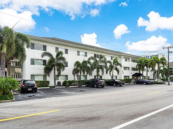 3rd image of 2881 NE 32nd Street #220