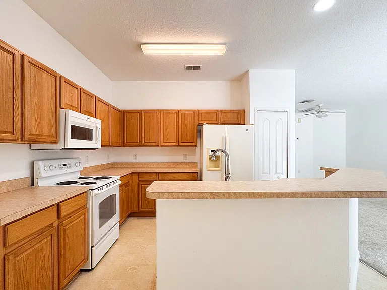 1108 Longville Cir — Photo 11