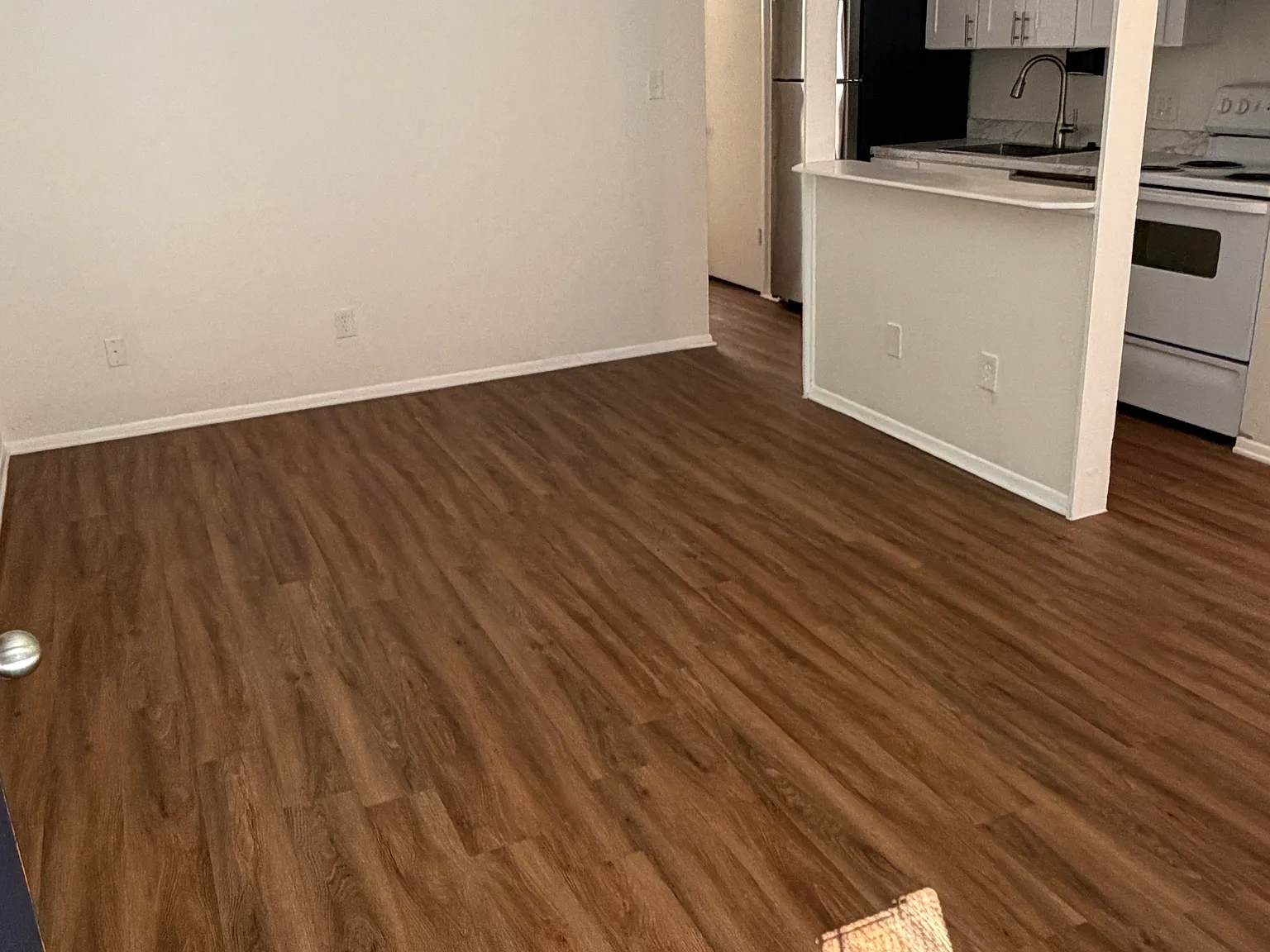1 bed, 585 sqft, $1,145 — Photo 2