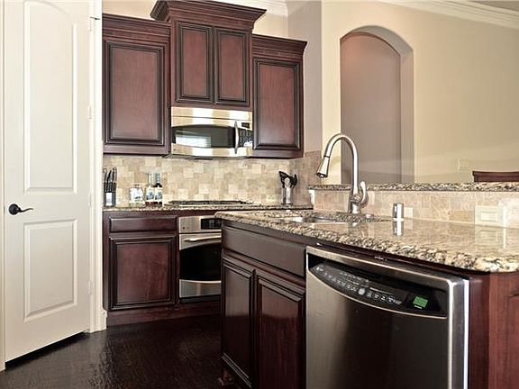 3rd image of 4081 Winsor Dr