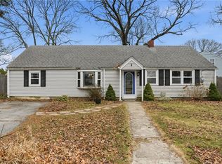 190 Pinnery Ave, Warwick, RI 02886