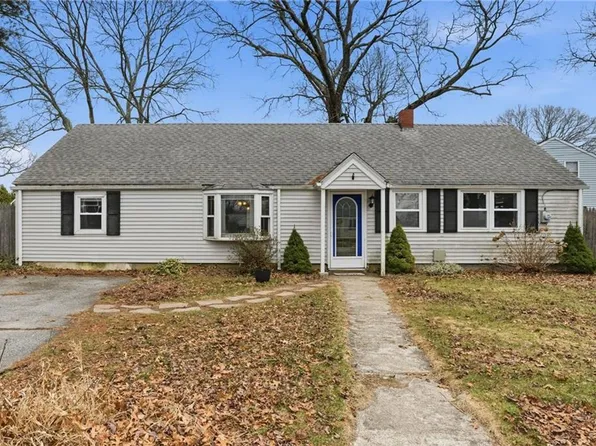 190 Pinnery Ave, Warwick, RI 02886