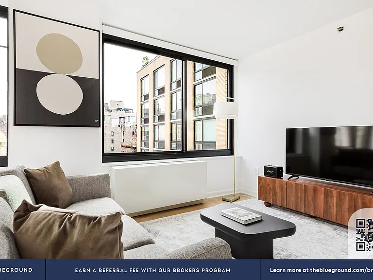 180 W 20th St #14H — Photo 4