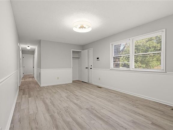 3rd image of 436 Elam Ave