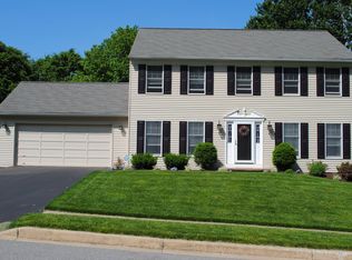 8 Longspur Dr, Wilmington, DE 19808