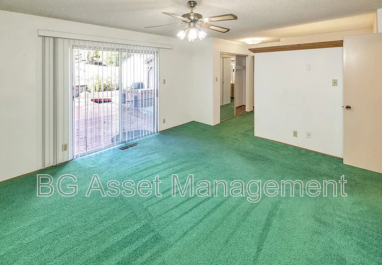 2901 Doidge Ave — Photo 19