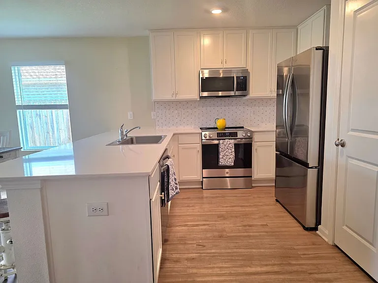 4639 Carlstrom Ln — Photo 10