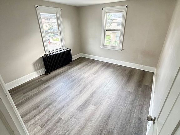 3rd image of 127 S 6th St #2
