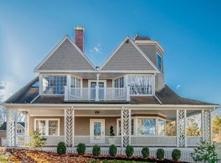 11 Littles Point Rd, Swampscott, MA 01907