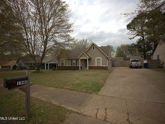 2nd image of 1940 Tissington Dr