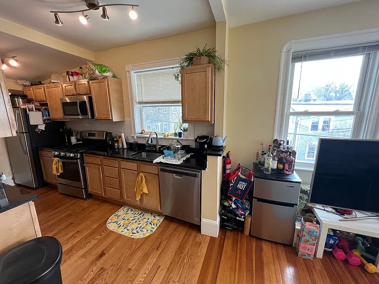 50 Lowell St #2 — Photo 22