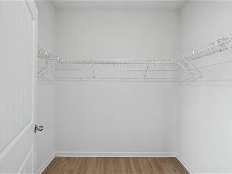 514 Denton Dr — Photo 35