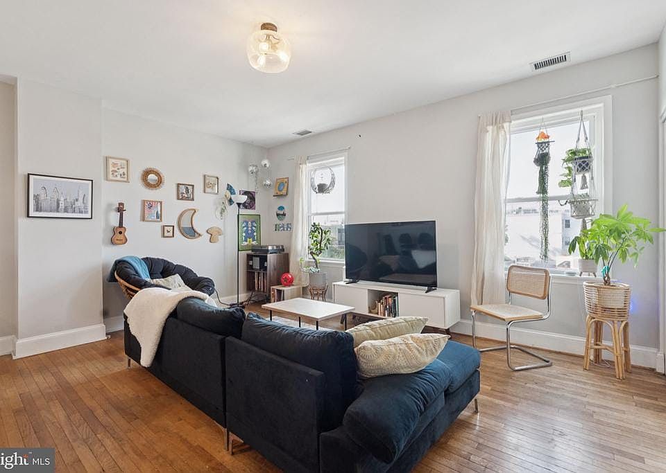 1st image of 1902-00 Fairmount Ave #3